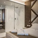 Victoria Hotel