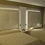 Victoria Hotel 4*
