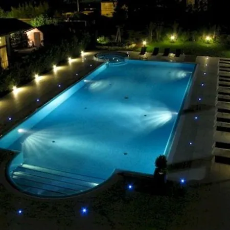 Victoria 4*