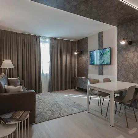Victoria 4*