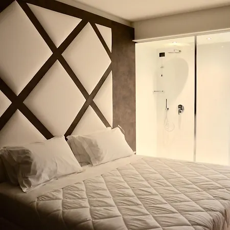 Victoria Hotel 4*