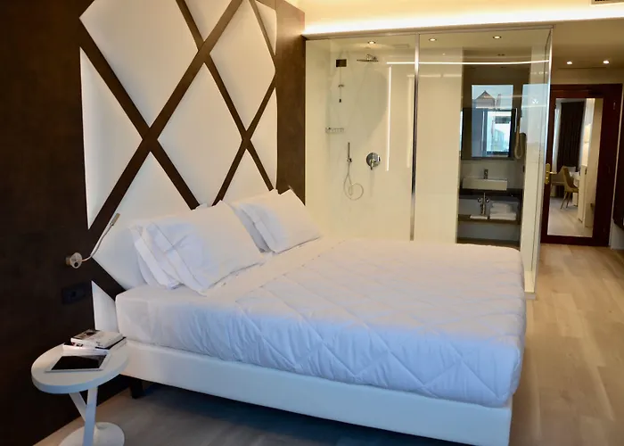 Victoria Hotel 4*